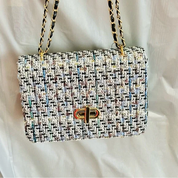 Chic Tweed Shoulder Bag with Gold Chain - Picture 2 of 12